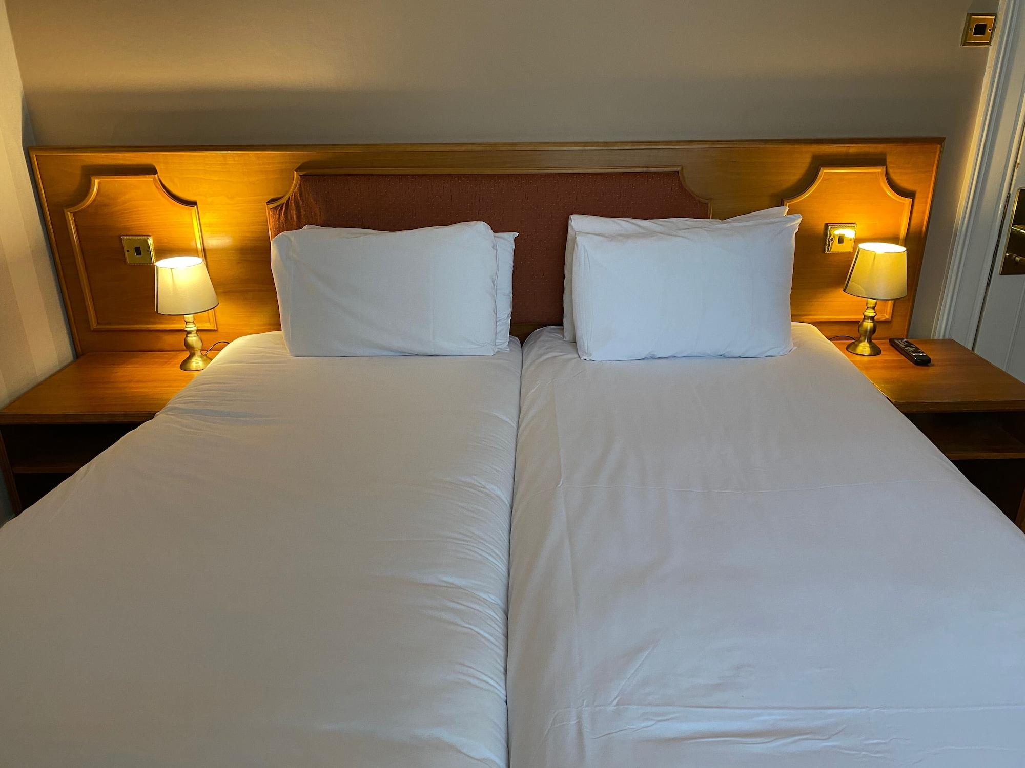 Hotel Brook Mollington Banastre & 3*